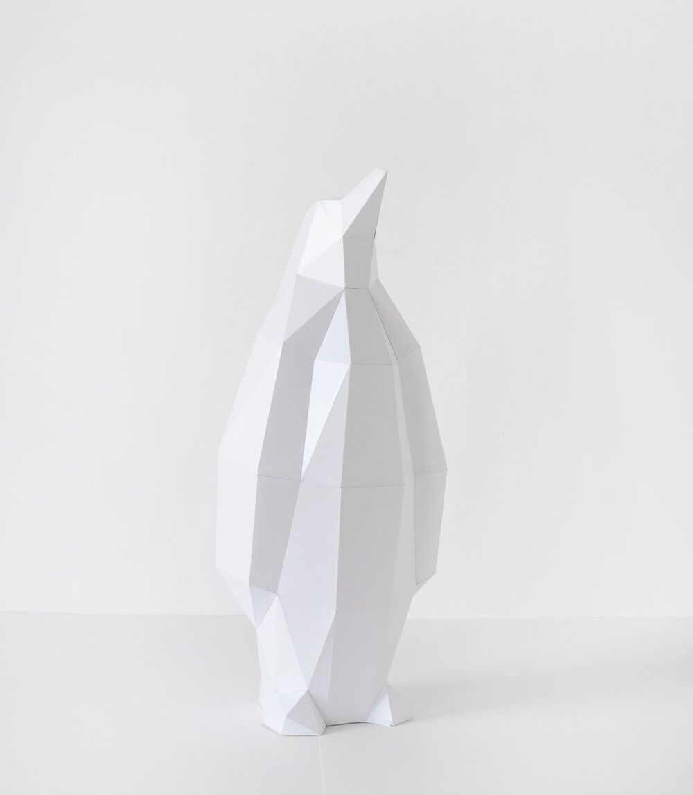 Paper Penguin XL - Statue en papier Assembli Ice White 